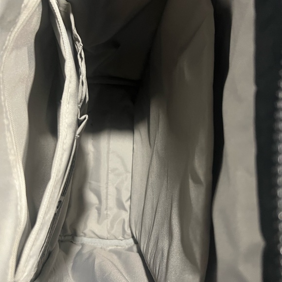 HP Baggallini Black Travel Backpack - Picture 6 of 8